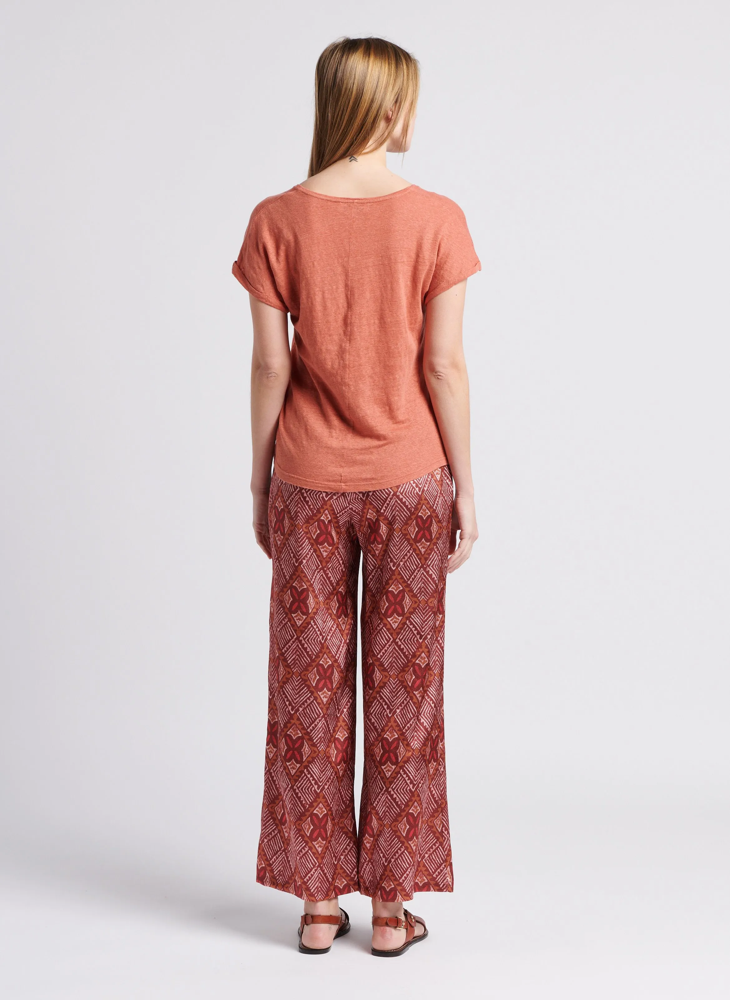 MAISON LABICHE CHATEAU GOOD VIBES  CAMISETA HOLGADA DE LINO CON CUELLO DE PICO EN NARANJA