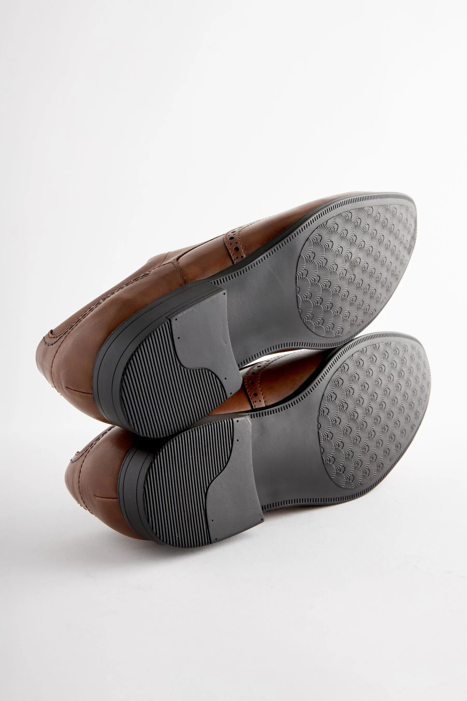MARRóN TOSTADO  CORTE ESTáNDAR  ZAPATOS OXFORD