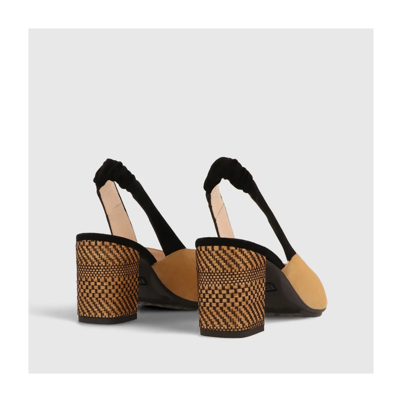 MODESTA CAMEL