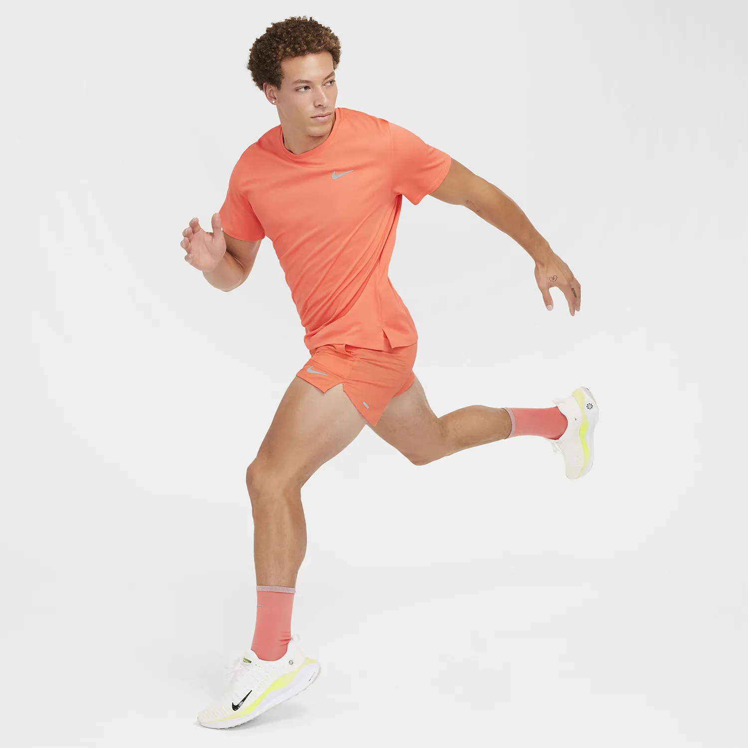 NIKE DRIFIT STRIDE 5IN SHORTS