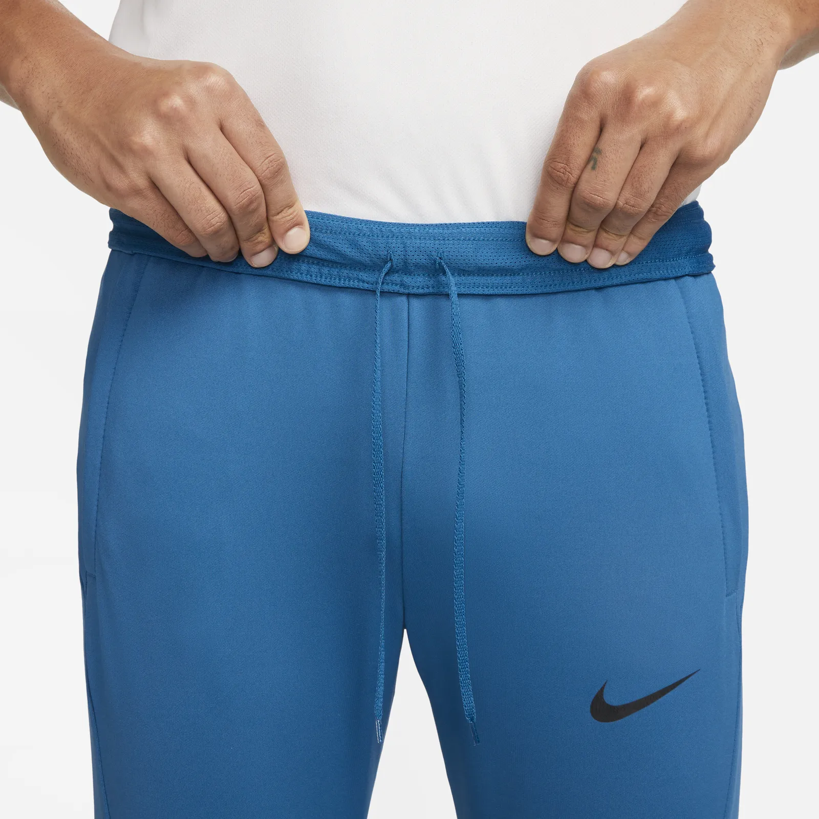 NIKE DRIFIT STRIKE