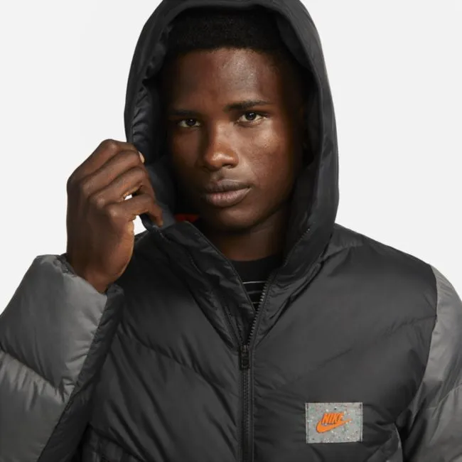 NIKE STORMFIT WINDRUNNER