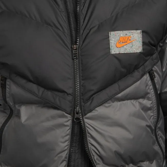 NIKE STORMFIT WINDRUNNER